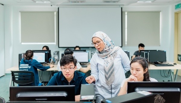 泰莱大学SubangJaya校区揭秘：交通与周边攻略